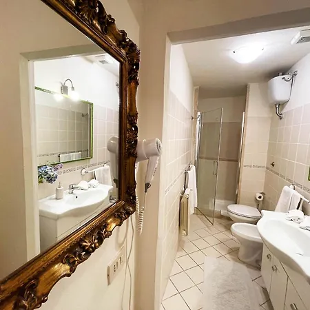 米莫萨公寓 公寓 *